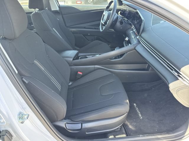 Used 2025 Hyundai Elantra SEL FWD image 13