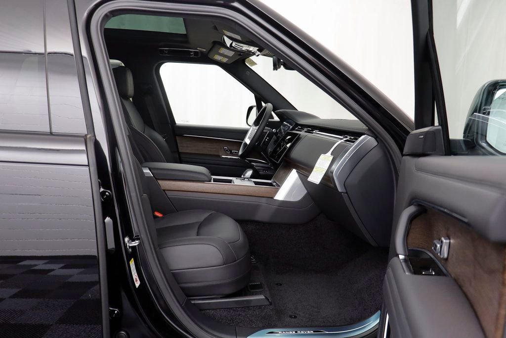 New 2025 Land Rover Range Rover SE AWD/4WD image 22