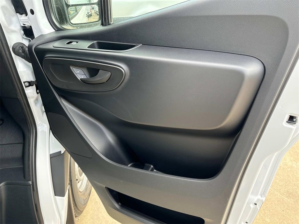 New 2024 Mercedes-Benz eSprinter 170 Cargo image 11