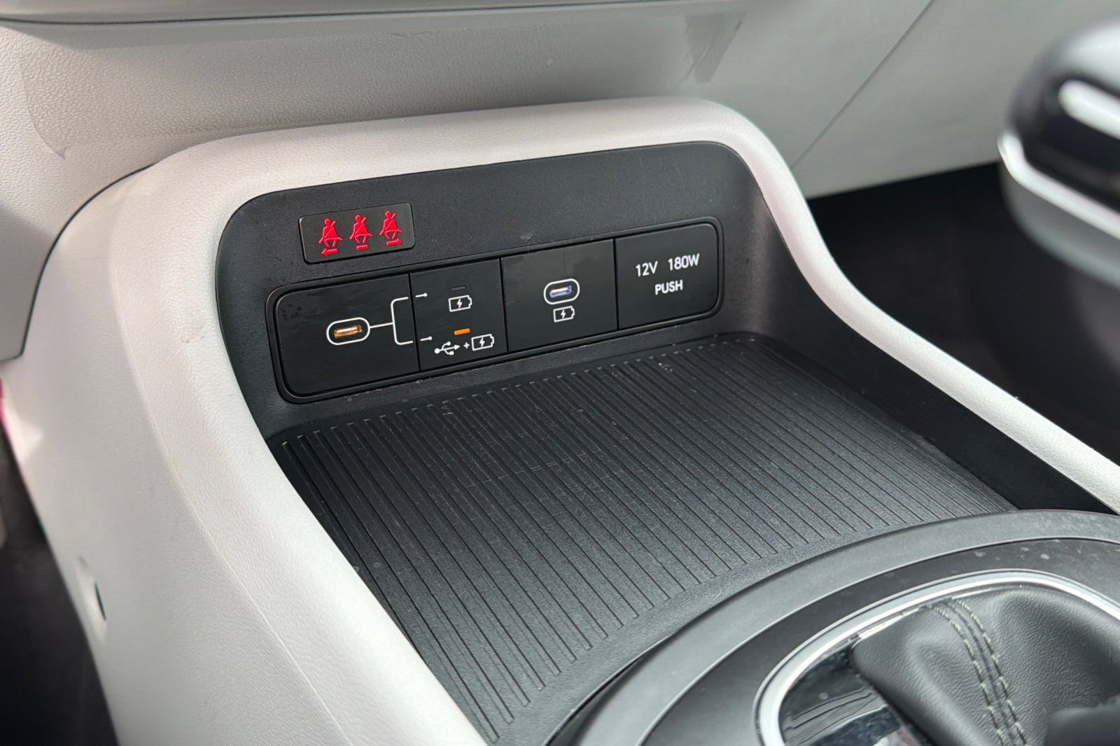 Used 2024 Hyundai Kona SEL image 31