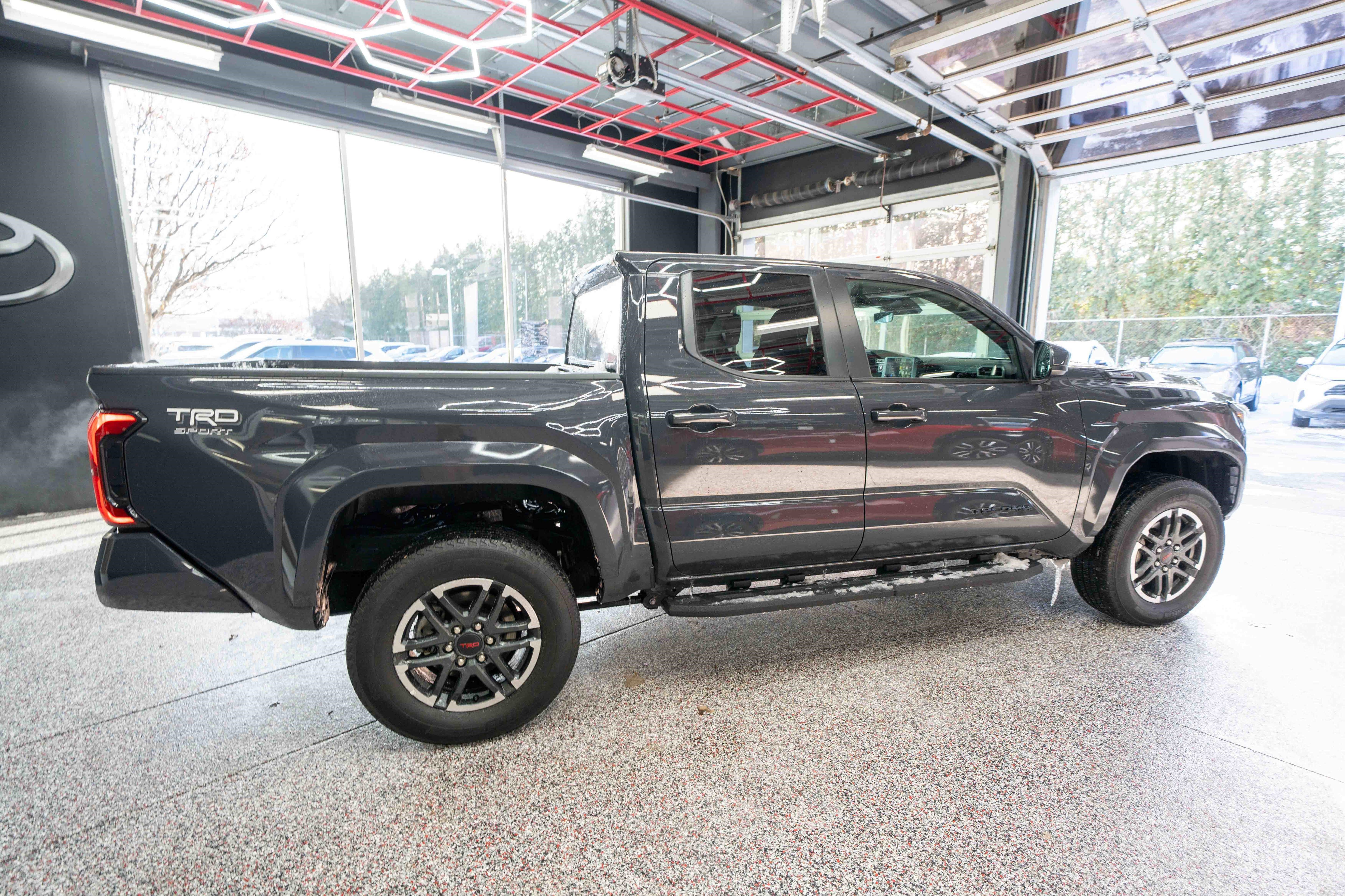 Used 2024 Toyota Tacoma TRD Sport image 4