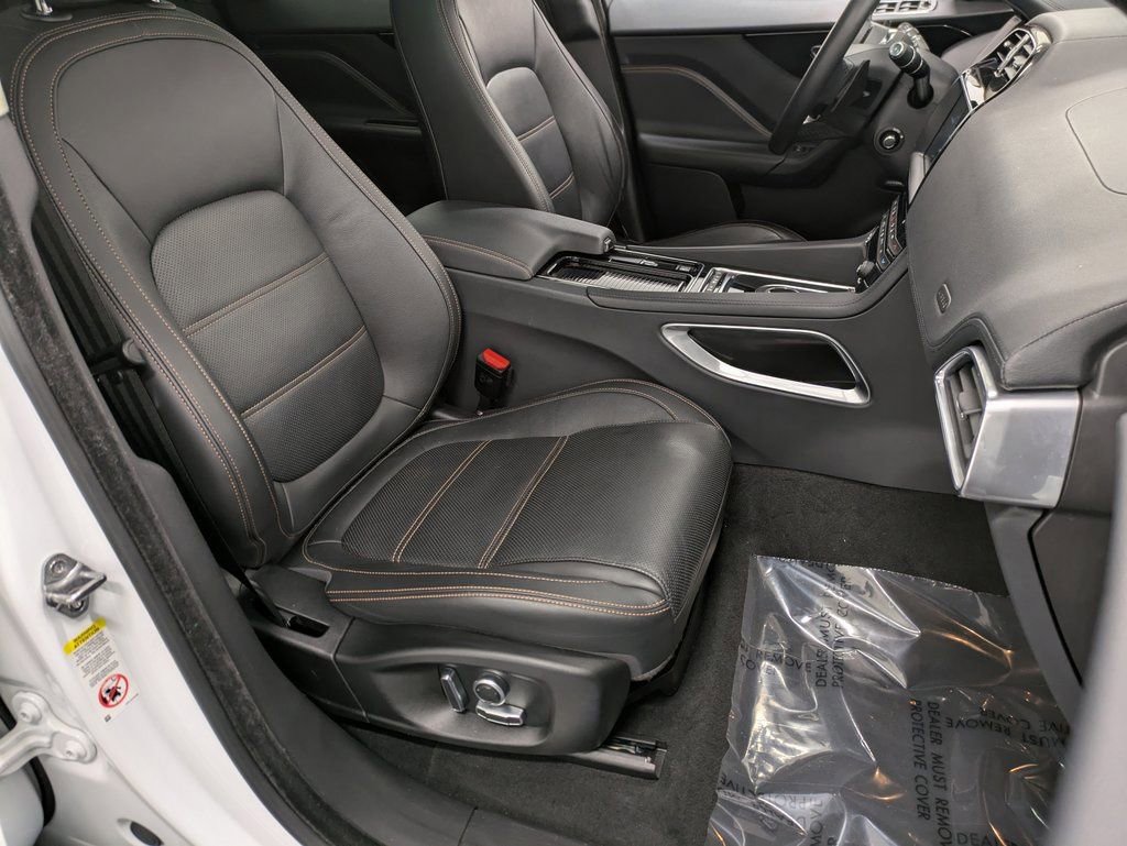 Used 2020 Jaguar F-PACE Prestige image 28