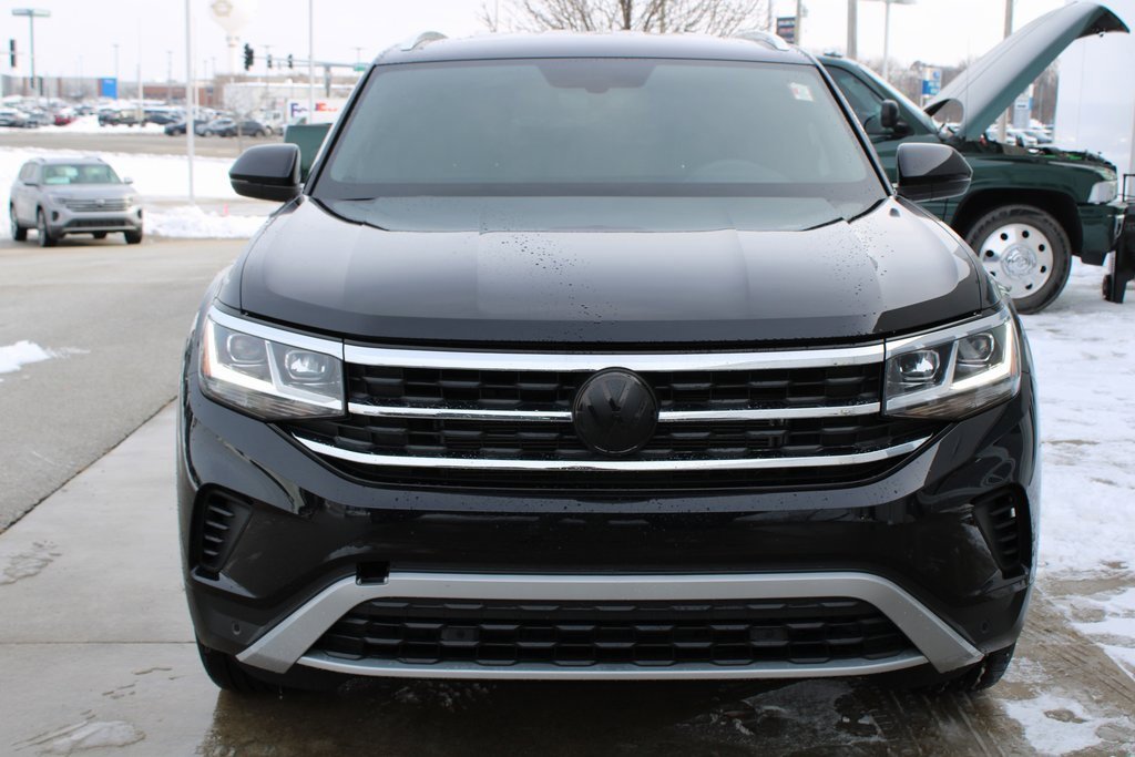 Certified 2023 Volkswagen Atlas Cross Sport SE image 2