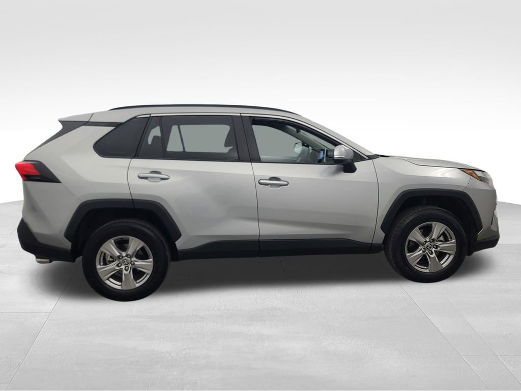 Used 2025 Toyota RAV4 XLE image 2