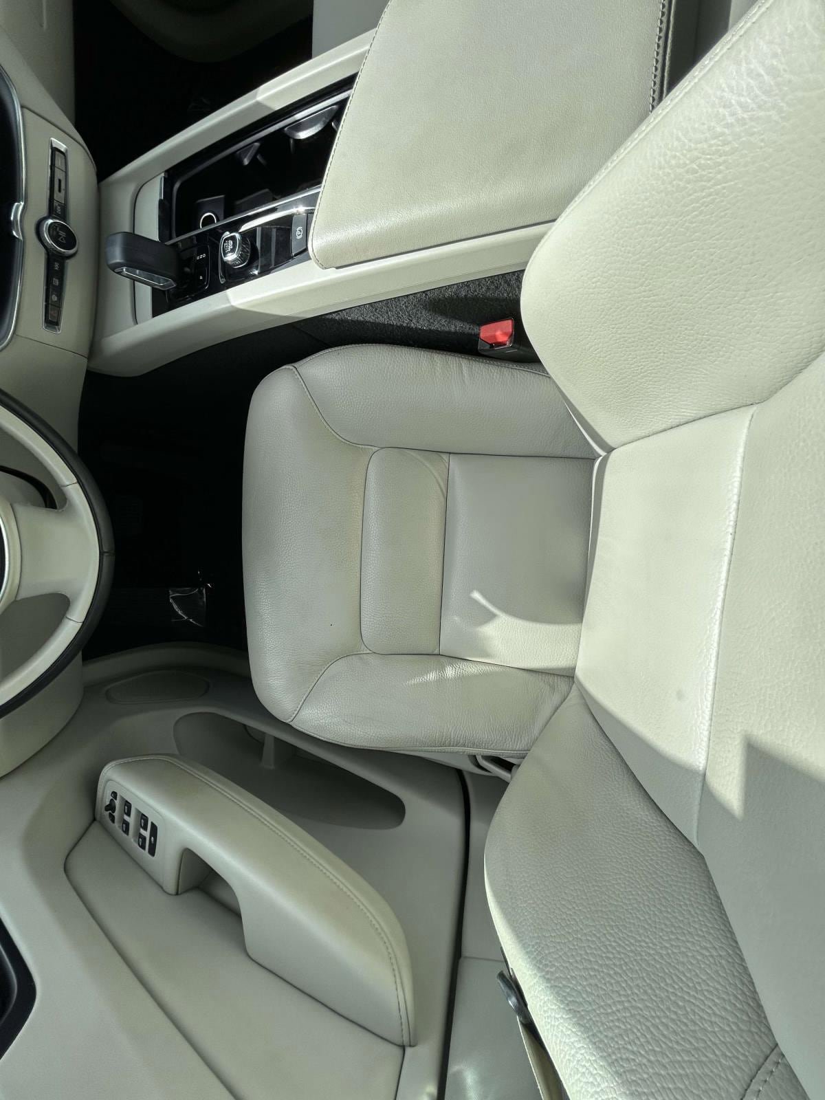 Certified 2023 Volvo XC60 B5 Core AWD/4WD image 14