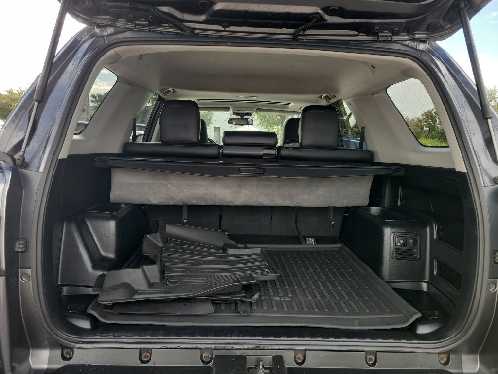 Used 2018 Toyota 4Runner TRD Off-Road Premium w/ TRD Performance Package AWD/4WD image 29
