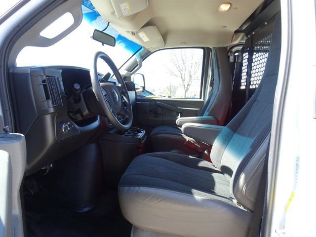 Used 2024 Chevrolet Express 2500 w/ Driver Convenience Package RWD image 11