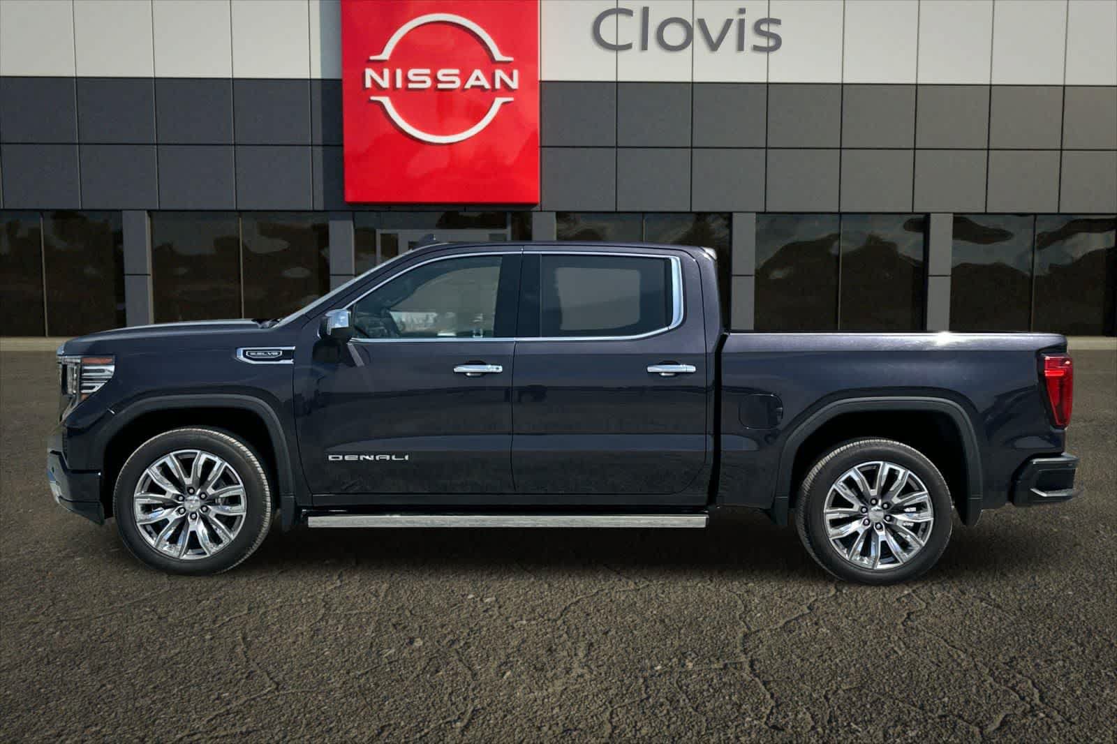 Used 2022 GMC Sierra 1500 Denali w/ Denali Reserve Package AWD/4WD image 6