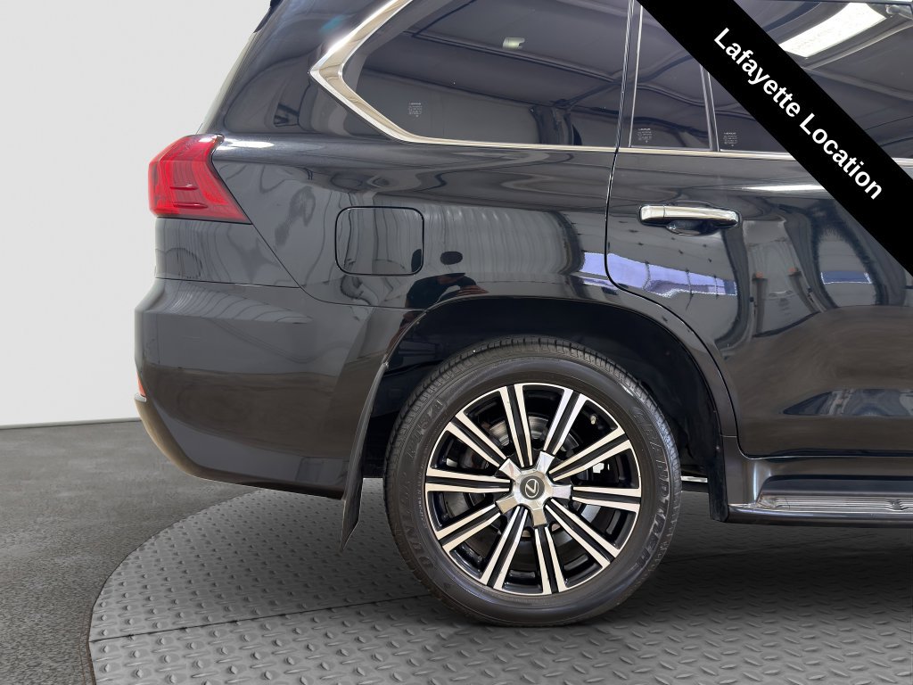 Used 2019 Lexus LX 570 4WD w/ Luxury Package image 28