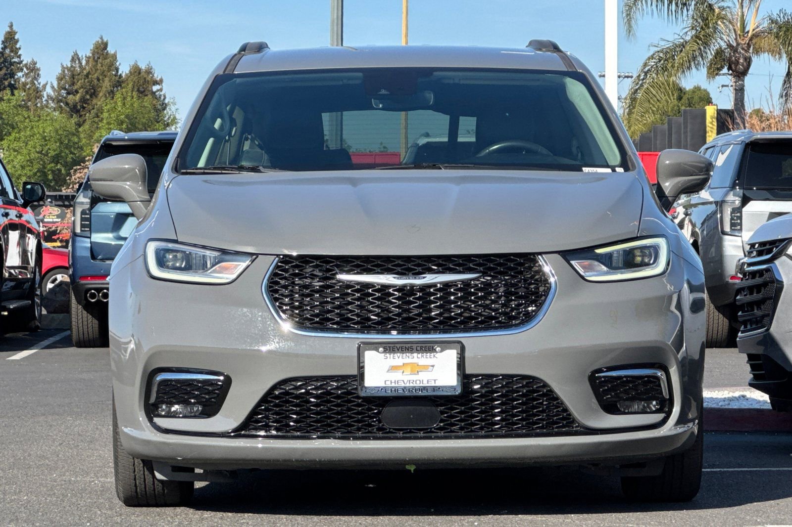 Used 2022 Chrysler Pacifica Touring-L image 10