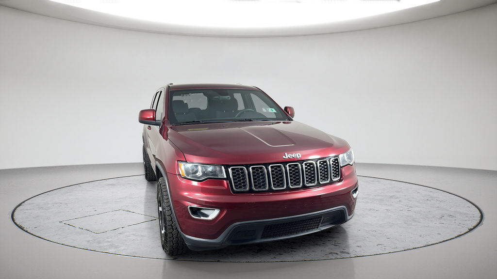 Used 2017 Jeep Grand Cherokee Laredo AWD/4WD image 4