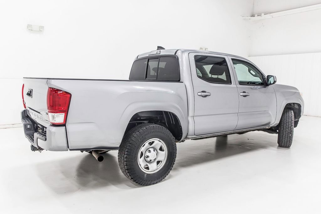 Used 2020 Toyota Tacoma SR AWD/4WD image 8
