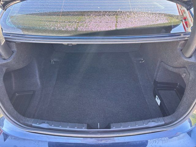 Used 2016 BMW 320i Sedan RWD image 11