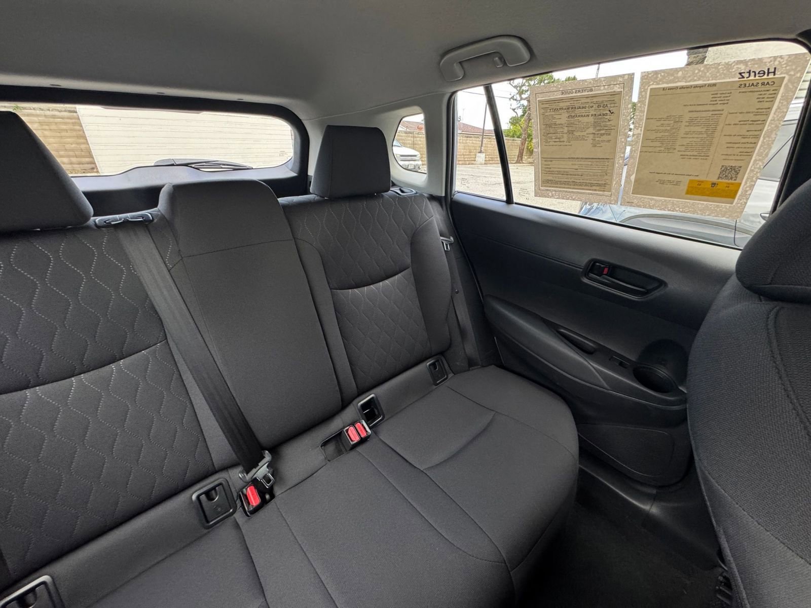 Used 2025 Toyota Corolla Cross LE image 36