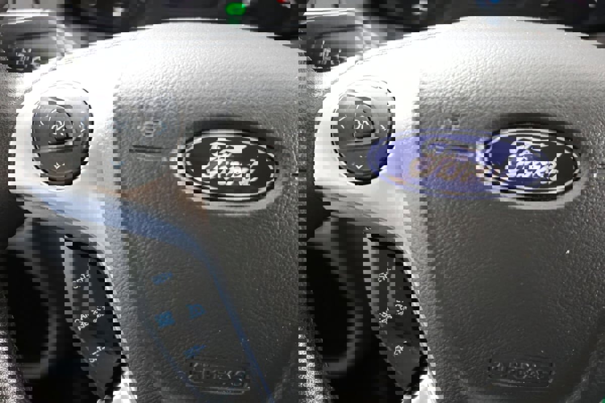 Used 2019 Ford Transit 150 XLT image 24