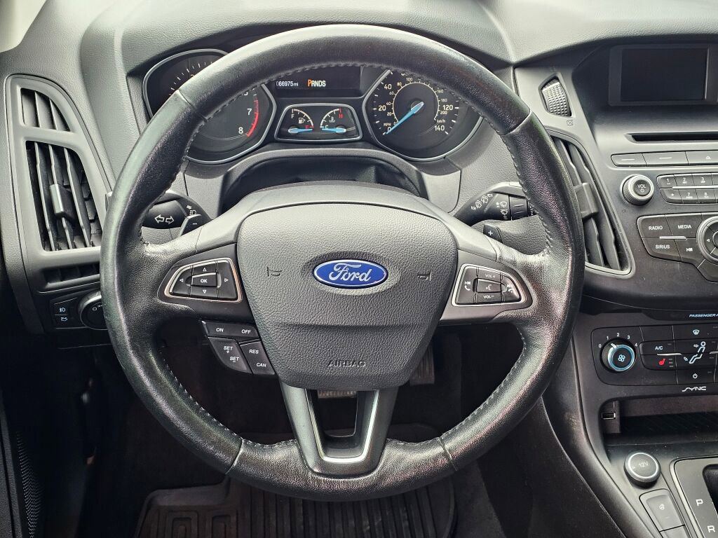 Used 2017 Ford Focus SE w/ SE Sport Package FWD image 19