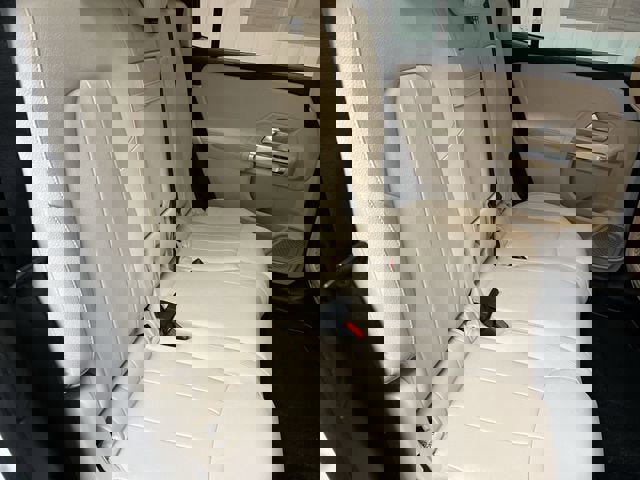 Used 2024 Mercedes-Benz GLB 250 4MATIC image 32