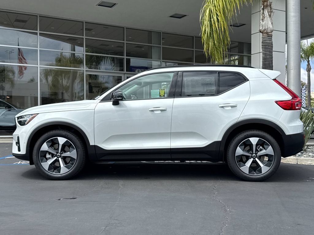 New 2026 Volvo XC40 B5 Plus w/ Protection Package Premier AWD/4WD image 2