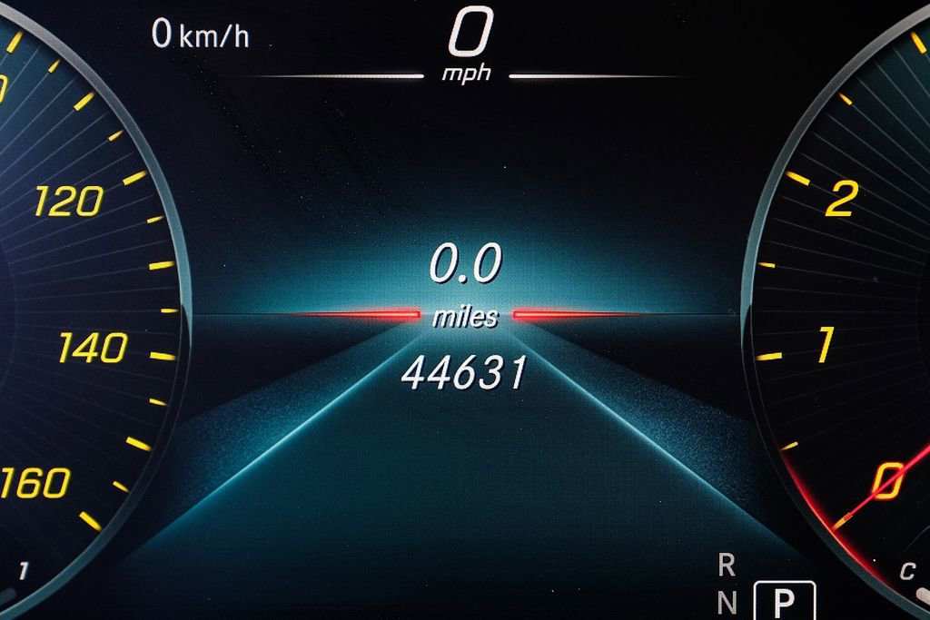 Used 2022 Mercedes-Benz GLC 300 w/ Premium Package Lite image 18