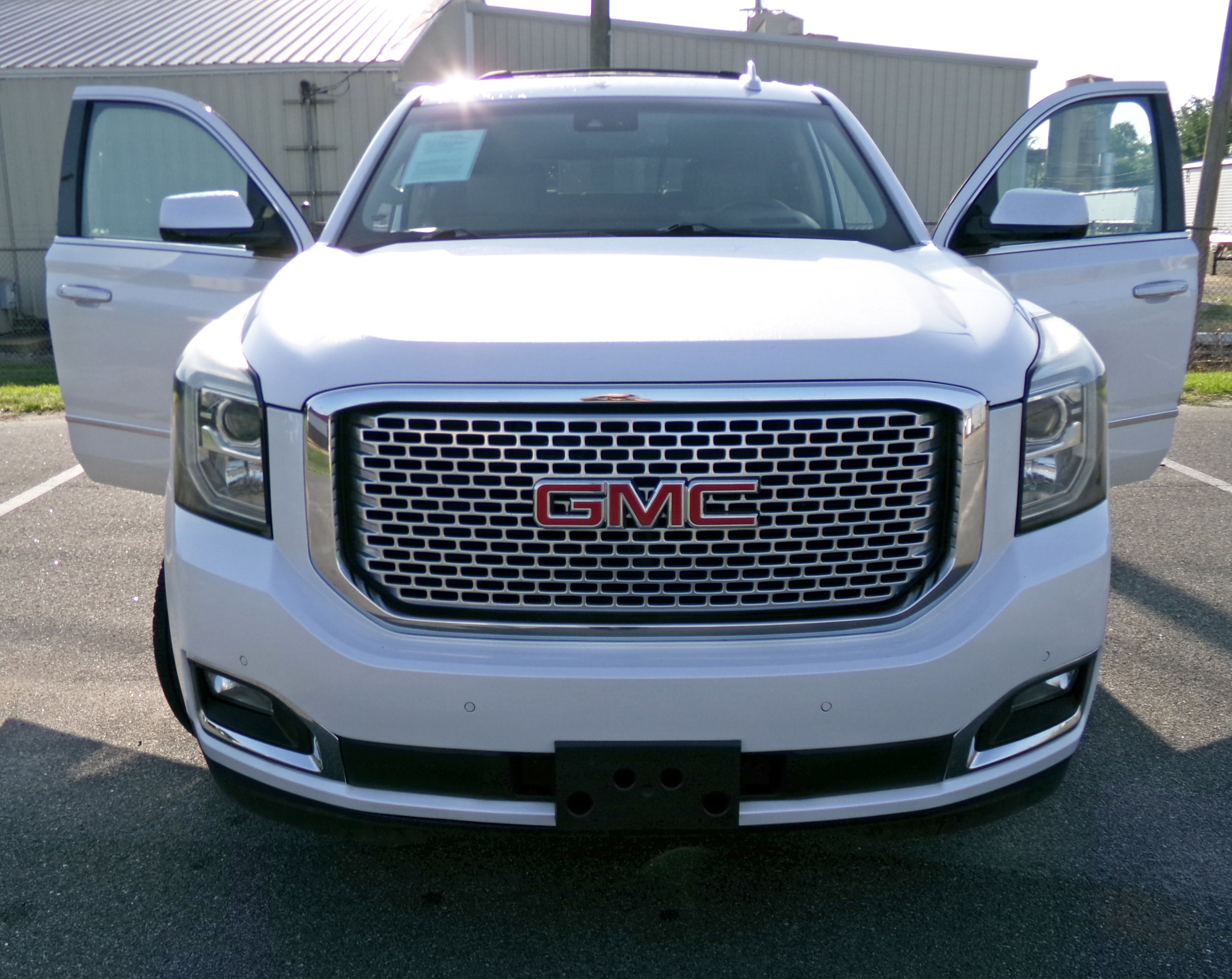 Used 2017 GMC Yukon Denali w/ Open Road Package AWD/4WD image 7