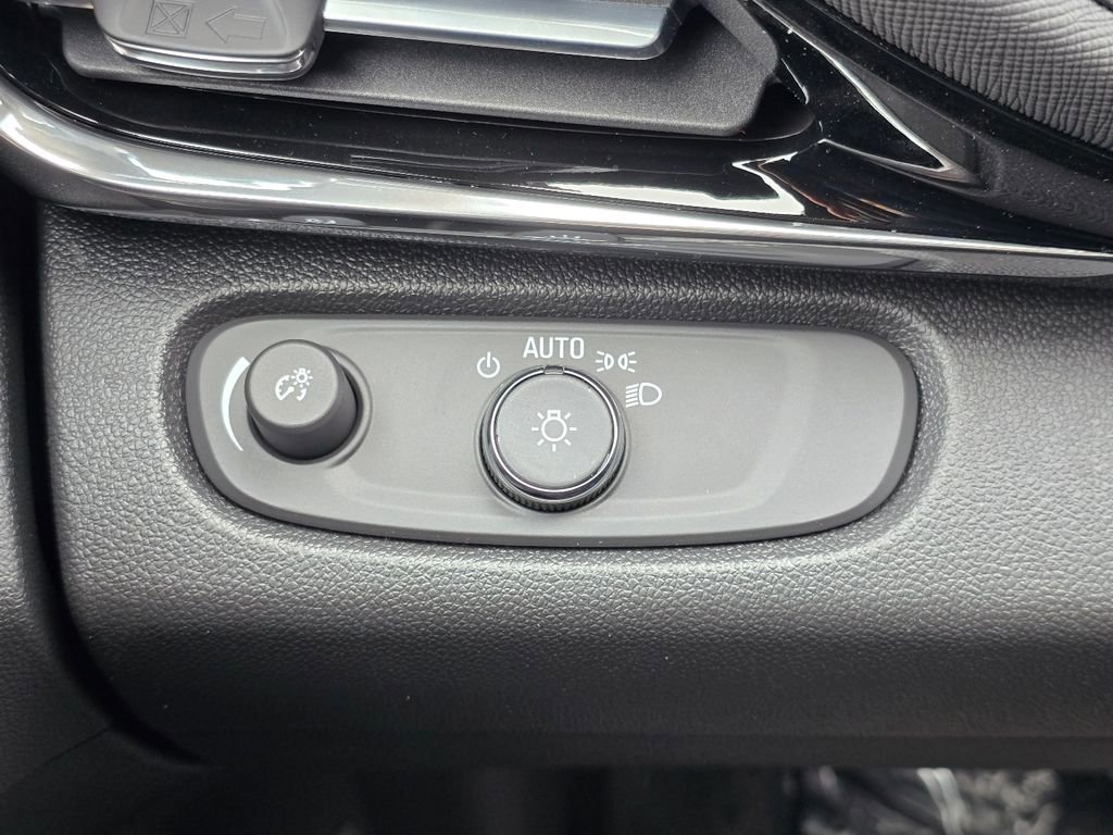 New 2026 Buick Envista Sport Touring image 17