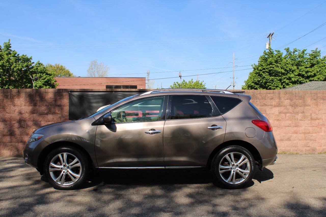 Used 2010 Nissan Murano LE w/ Navigation Pkg AWD/4WD image 2