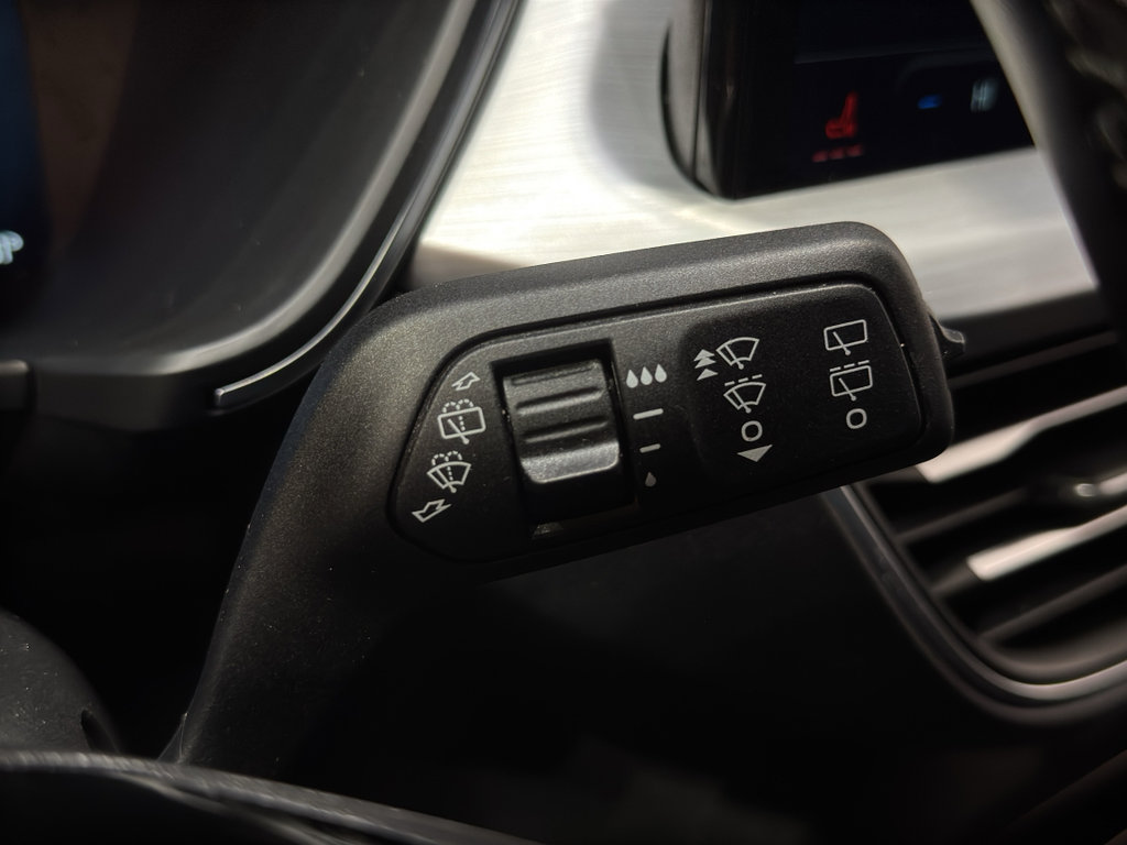 Used 2025 Ford Escape Platinum image 27