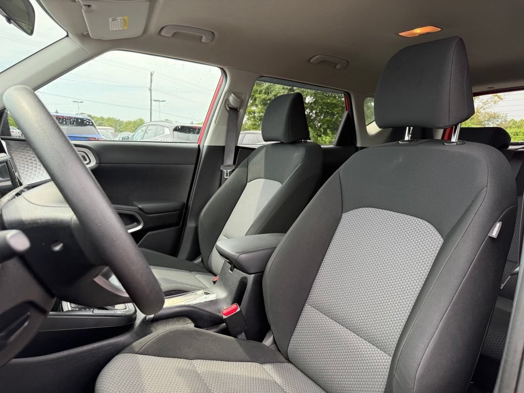 Used 2022 Kia Soul LX w/ Technology Package FWD image 5