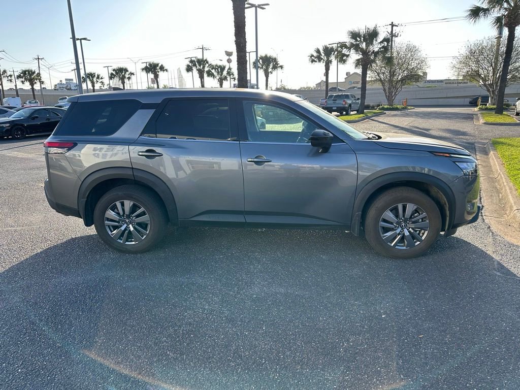 Used 2025 Nissan Pathfinder S image 7