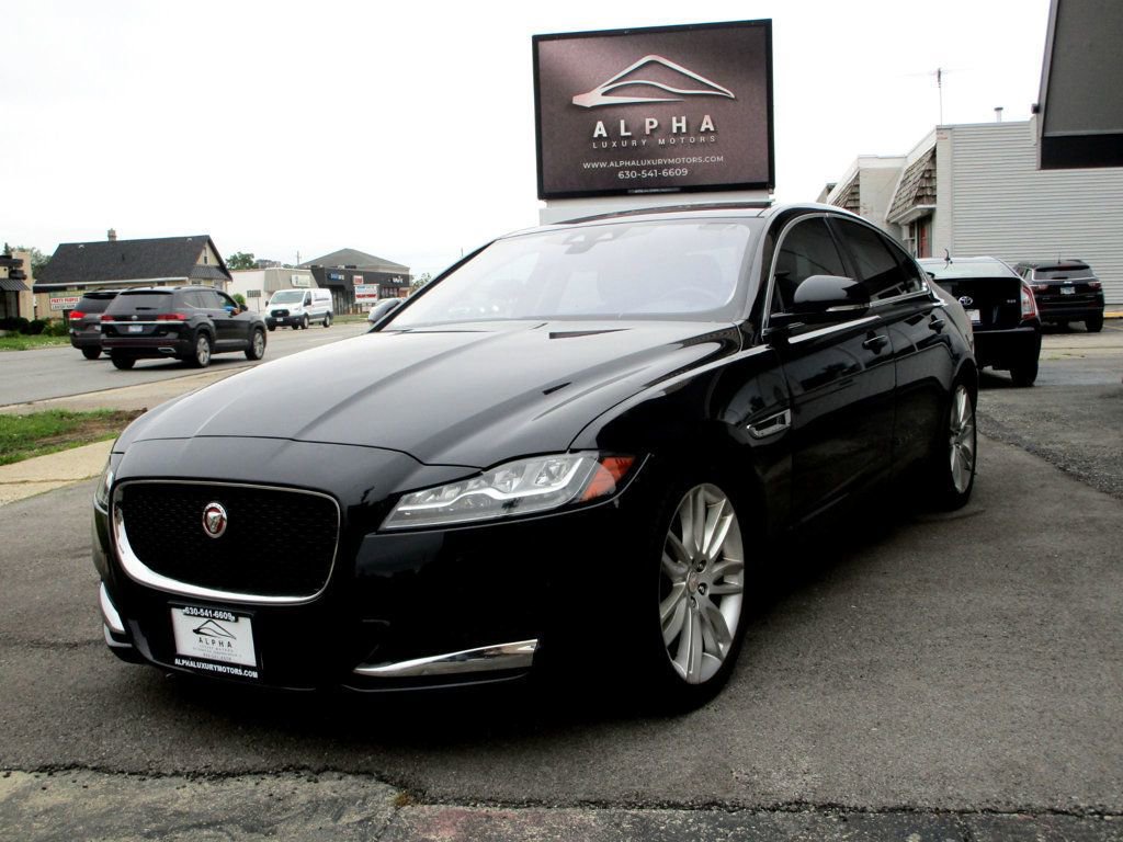 Used 2016 Jaguar XF Prestige image 5