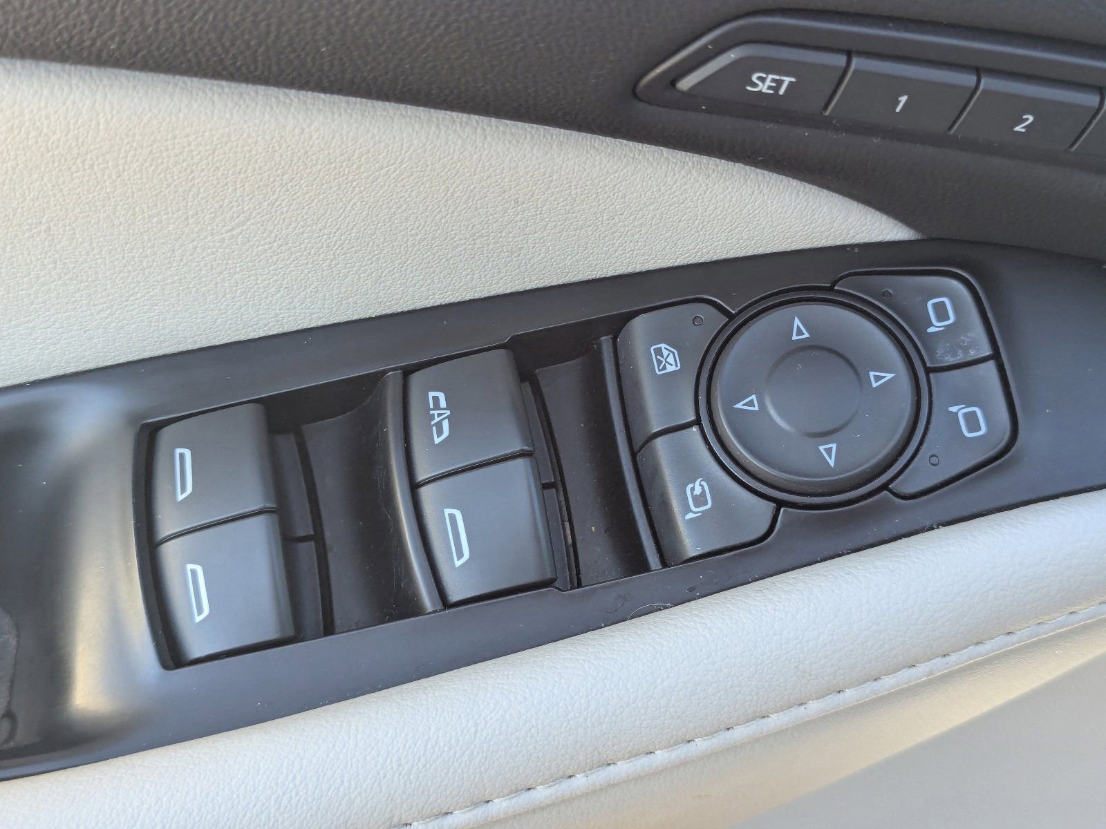 Used 2023 Buick Enclave Avenir w/ Avenir Technology Package image 25