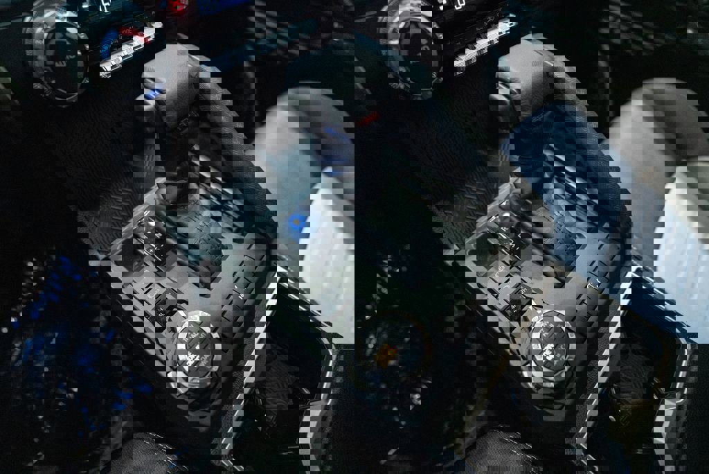 Certified 2025 Toyota Tacoma TRD Off-Road image 32