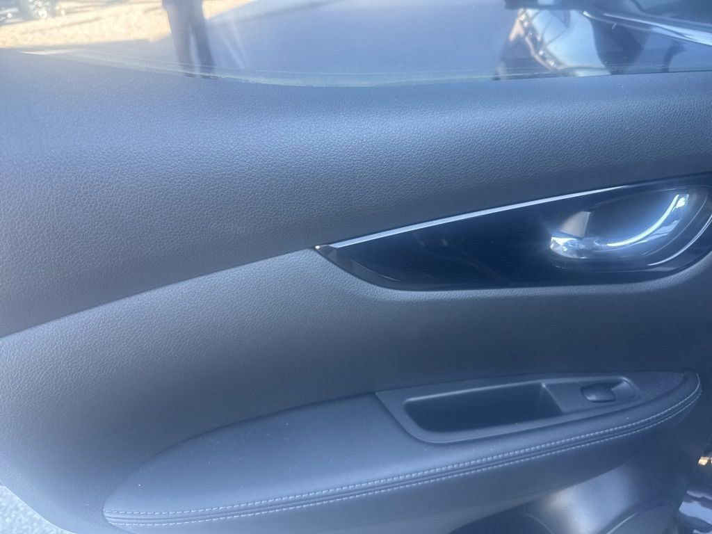 Used 2019 Nissan Rogue Sport SV w/ Technology Package image 13