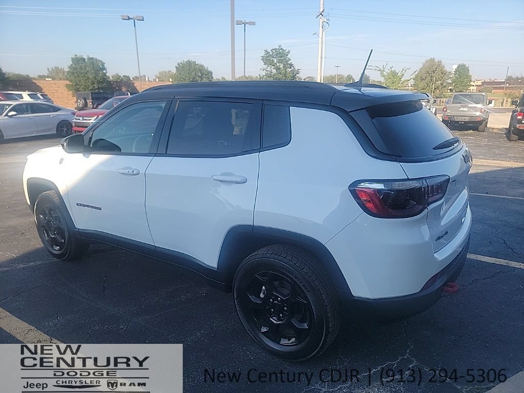 Used 2023 Jeep Compass Trailhawk AWD/4WD image 7