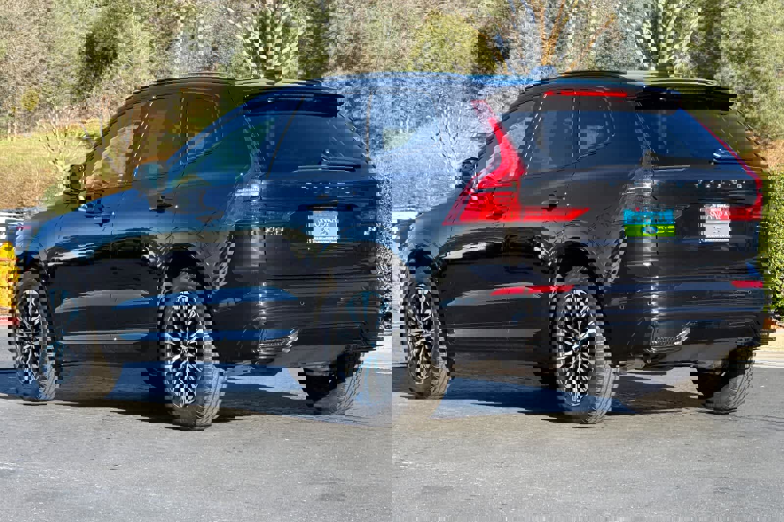 Used 2025 Volvo XC60 B5 Plus image 6