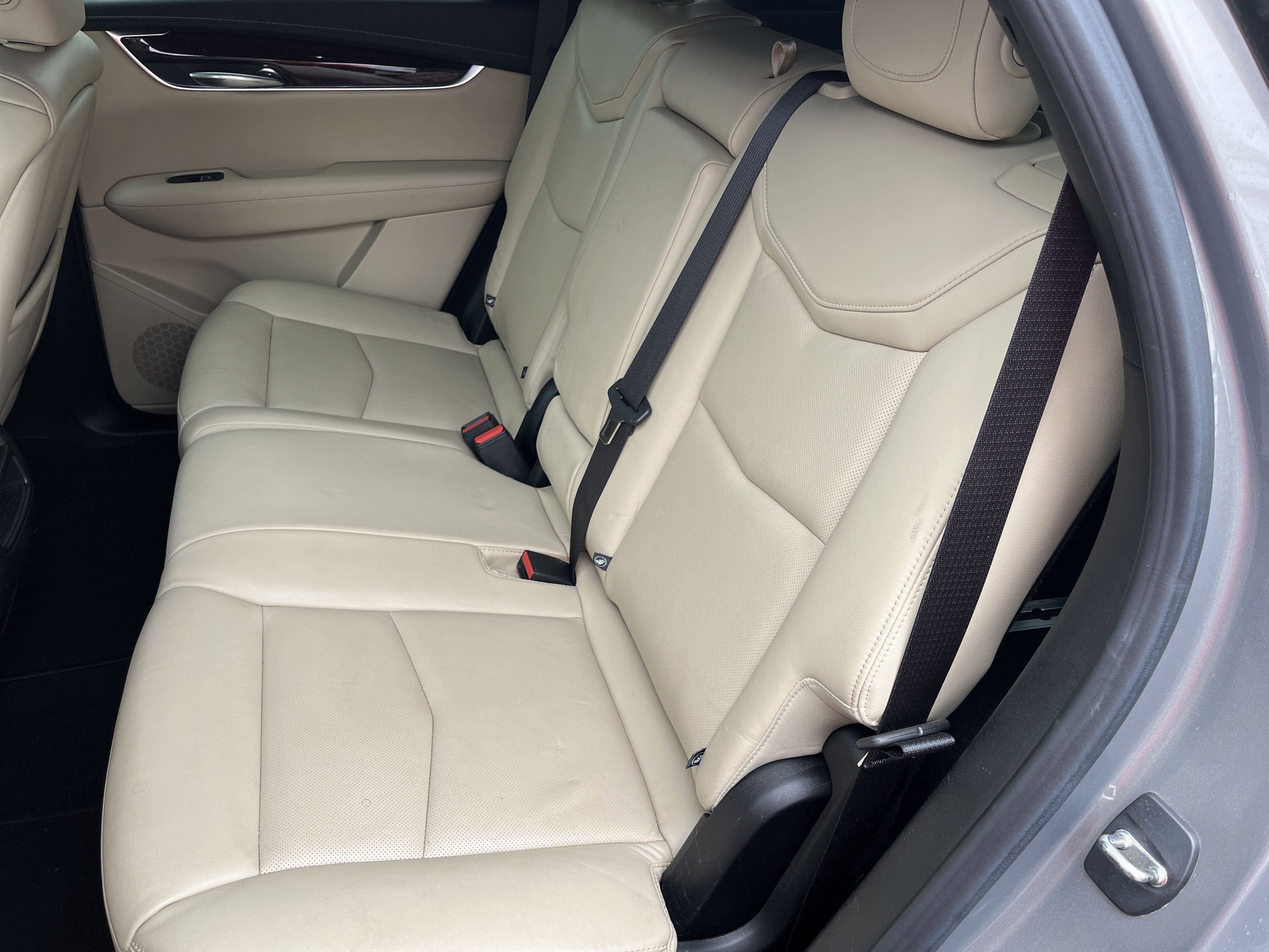 Used 2018 Cadillac XT5 Luxury w/ LPO, Wheel Lock Package image 19