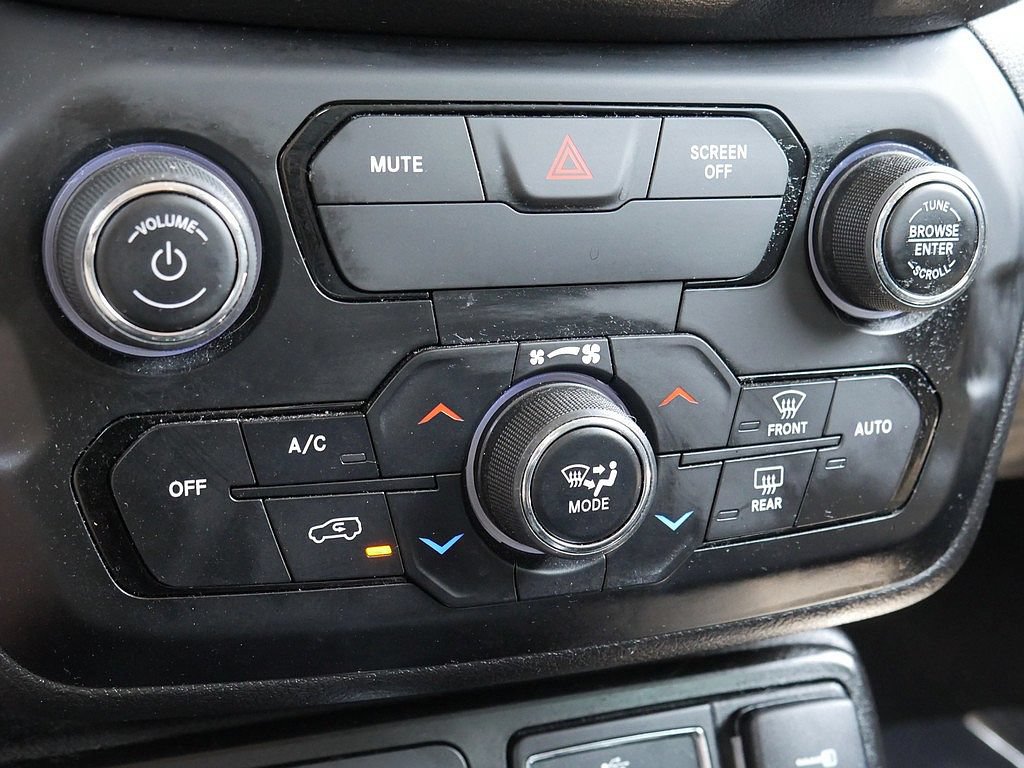 Used 2020 Jeep Renegade Limited AWD/4WD image 42