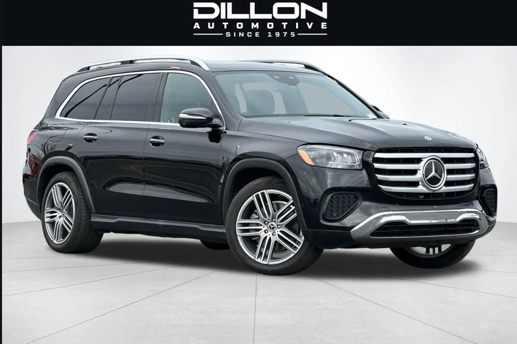Used 2024 Mercedes-Benz GLS 450 4MATIC image 2