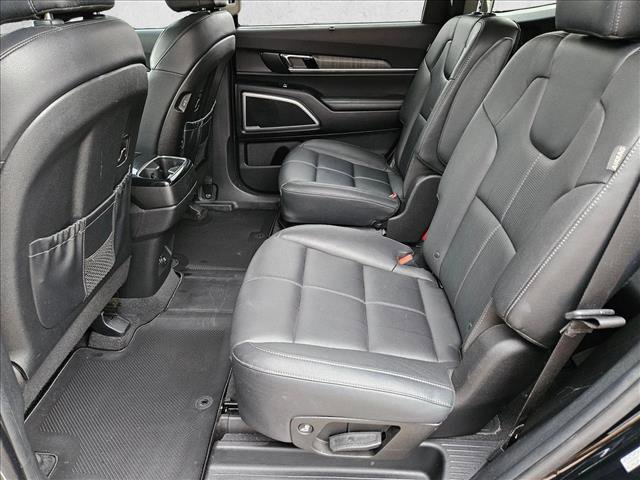 Used 2023 Kia Telluride EX w/ EX Captain's Chair Package AWD/4WD image 18