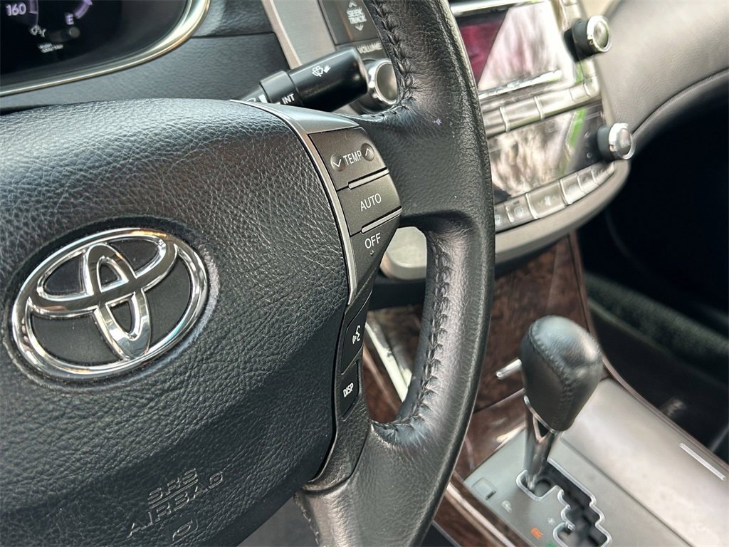 Used 2012 Toyota Avalon image 24