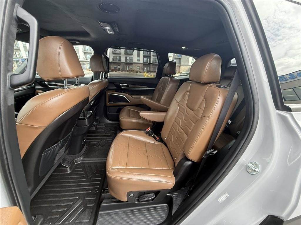Used 2022 Kia Telluride SX w/ SX Prestige Package image 29