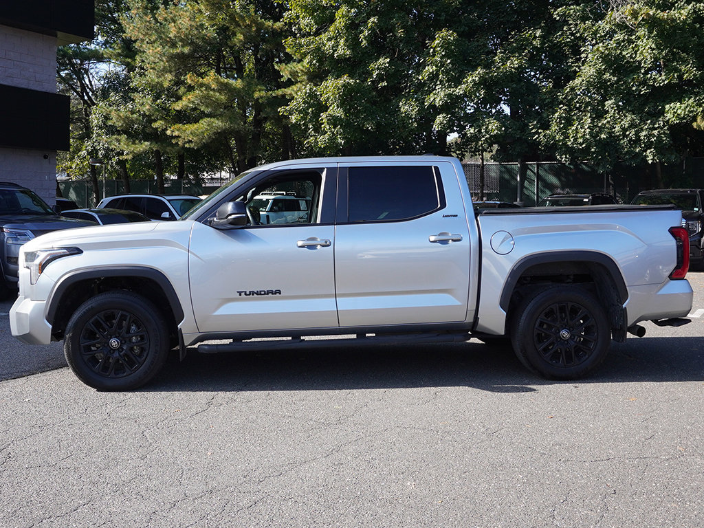 Used 2025 Toyota Tundra Limited AWD/4WD image 18