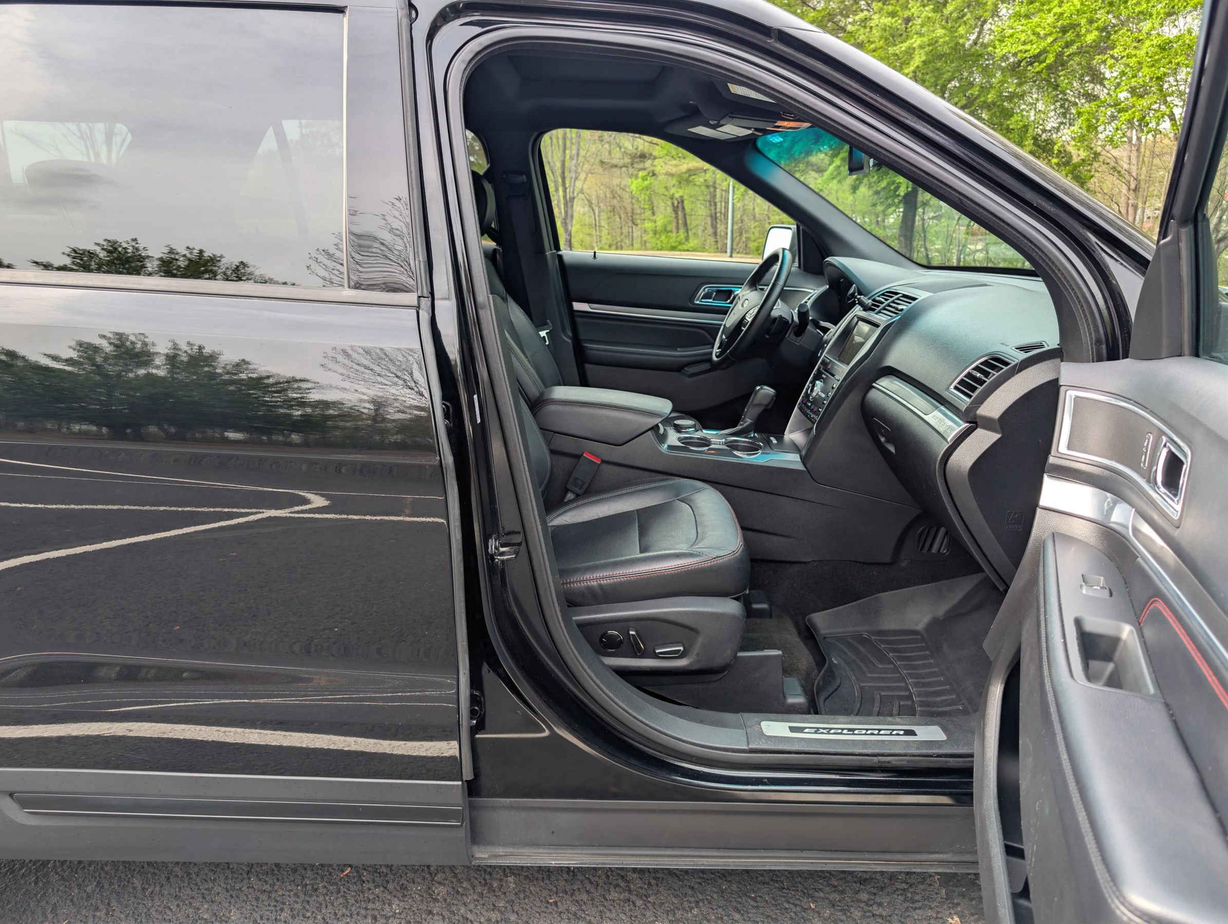 Used 2016 Ford Explorer Sport w/ Equipment Group 401A image 6