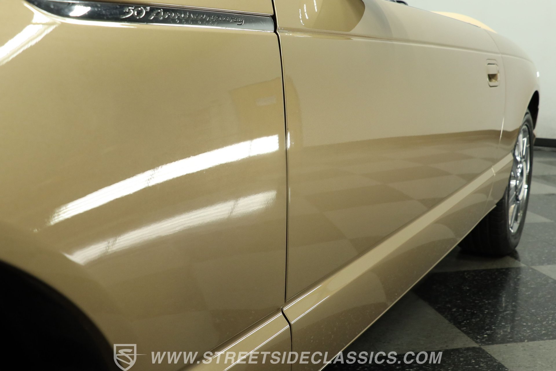 Used 2005 Ford Thunderbird RWD image 21