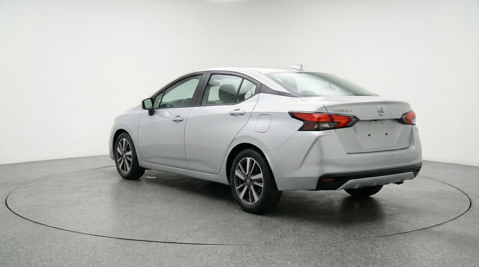 Used 2025 Nissan Versa SV image 6