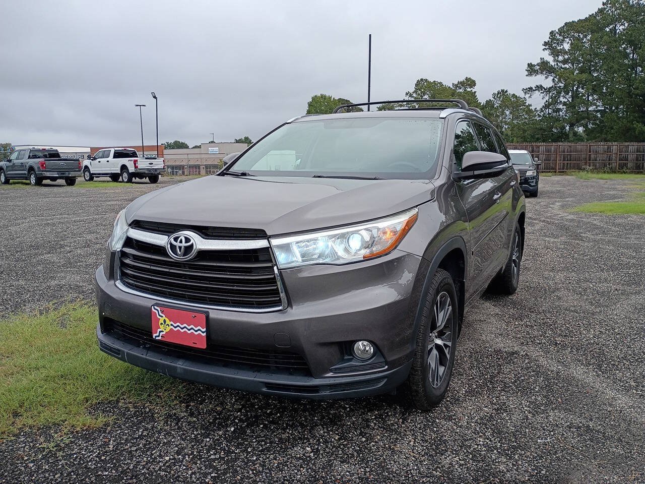 Used 2016 Toyota Highlander XLE AWD/4WD image 2