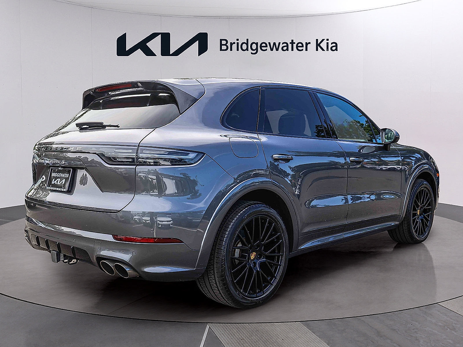 Used 2022 Porsche Cayenne S AWD/4WD image 6