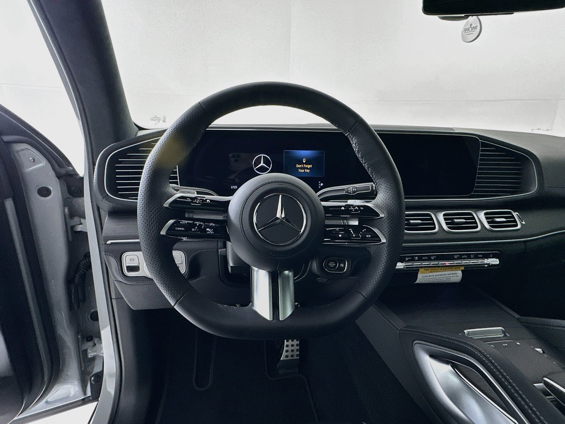 New 2026 Mercedes-Benz GLS 580 4MATIC image 12
