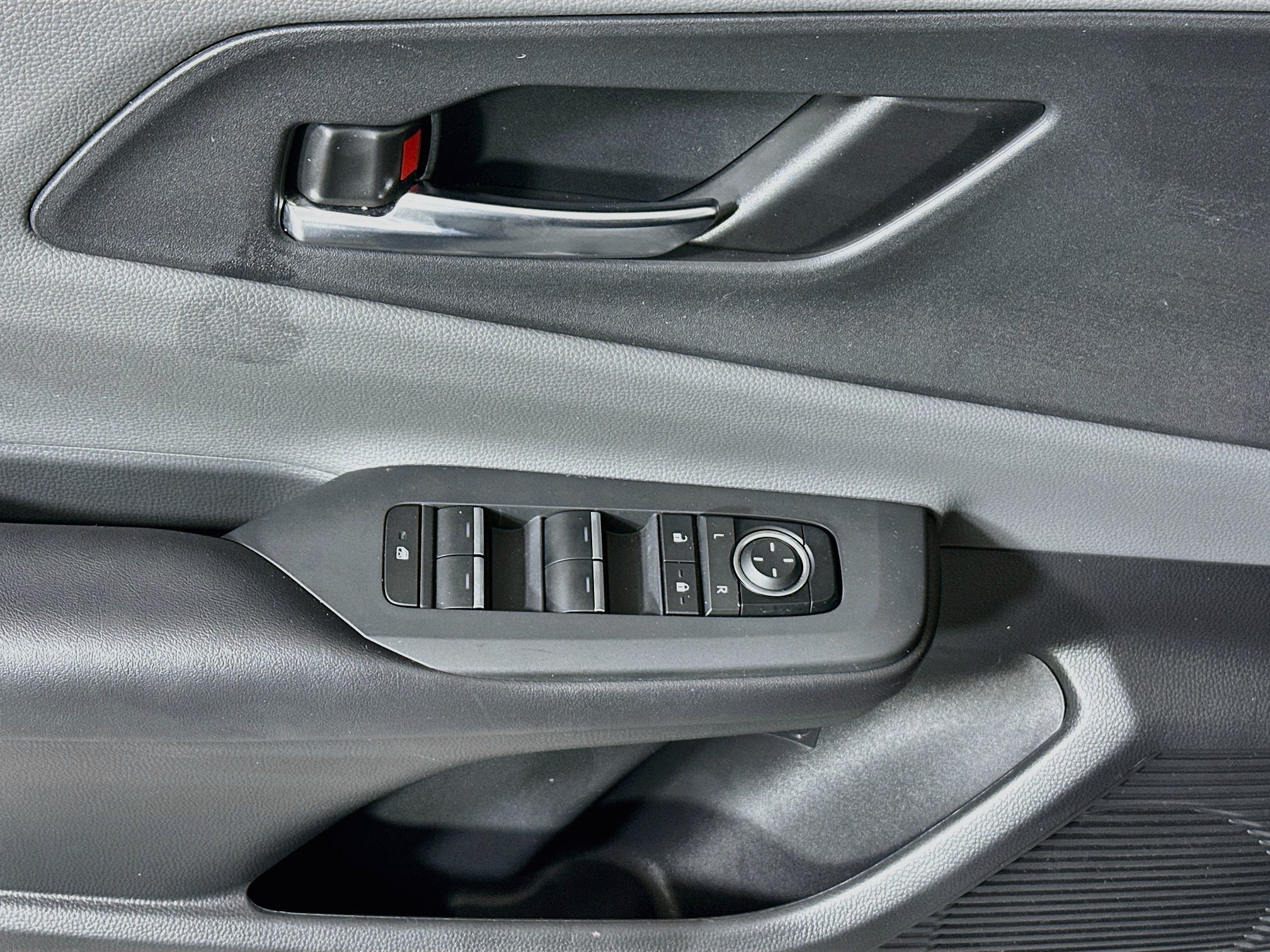 Certified 2023 Toyota Prius XLE FWD image 14