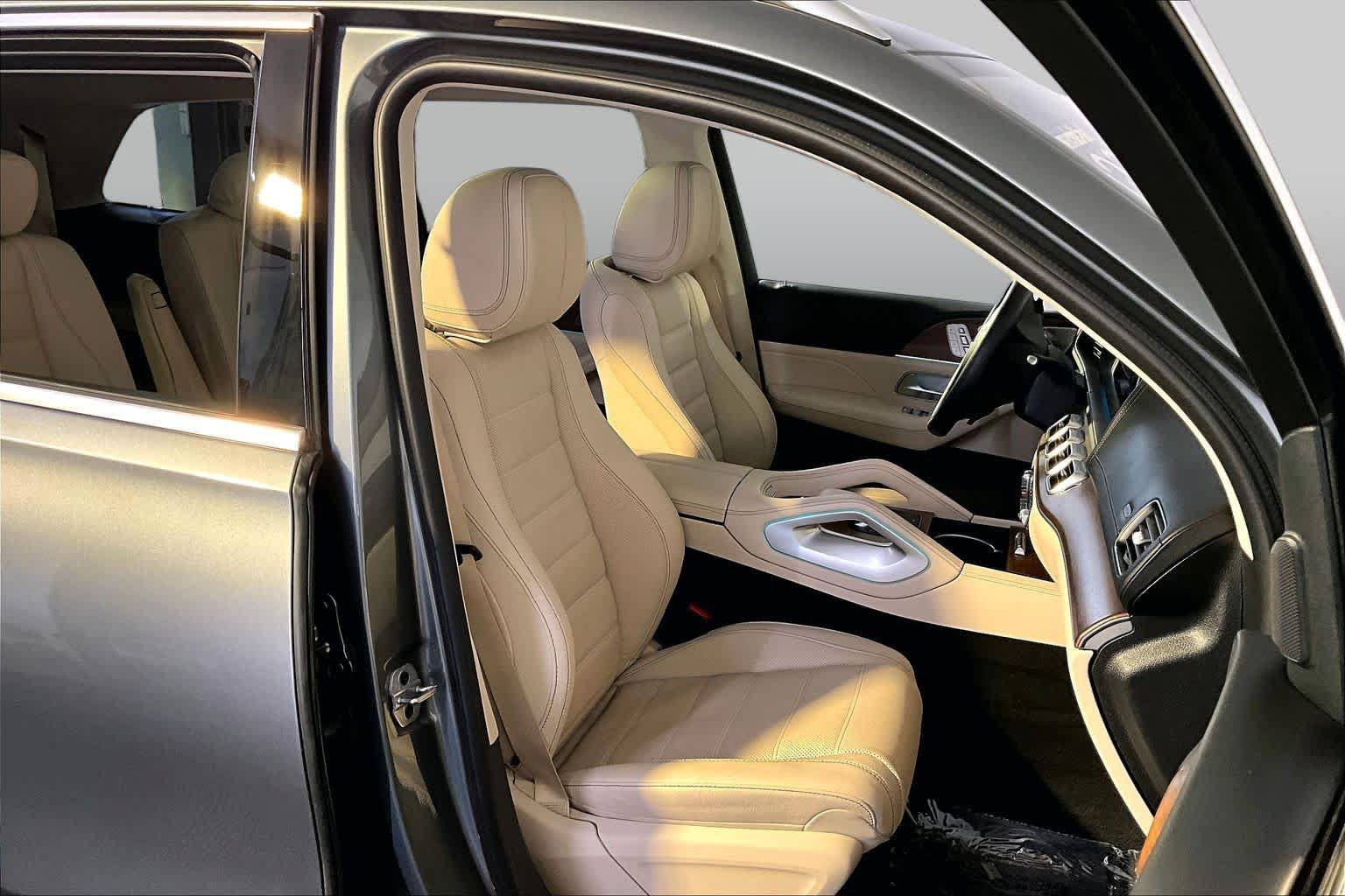 Used 2023 Mercedes-Benz GLS 450 4MATIC image 8